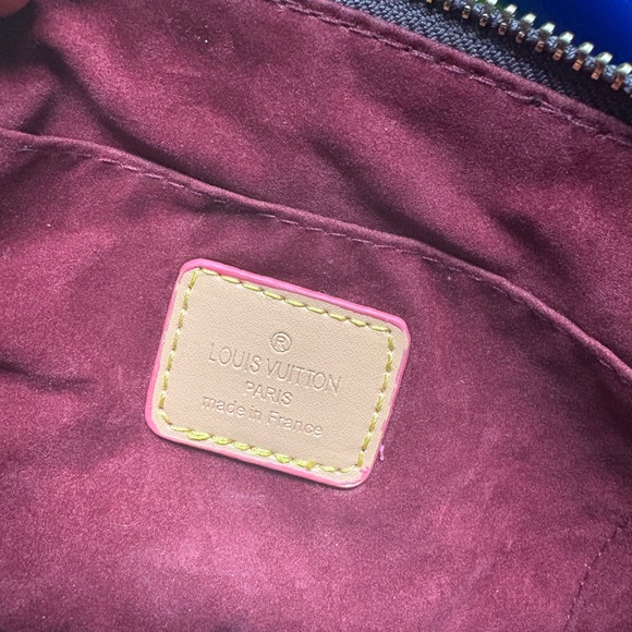 Louis Vuitton - Picture 3 of 4